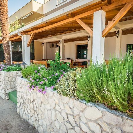 Apartments Galeb Blace Exterior photo