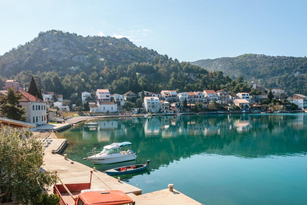 Apartments Galeb Blace Exterior photo