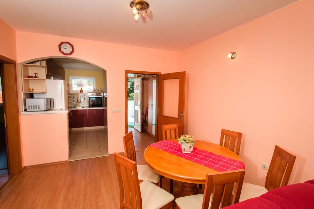 Apartments Galeb Blace Exterior photo