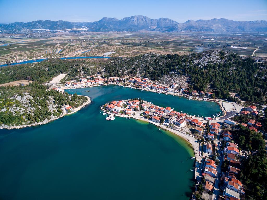 Apartments Galeb Blace Exterior photo